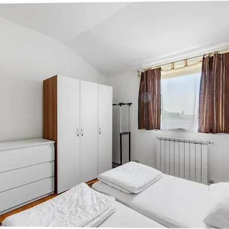 Ulika Apartament *